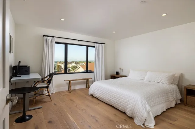 $5,500,000 | 2012 Port Chelsea Place, Newport Beach, CA 92660