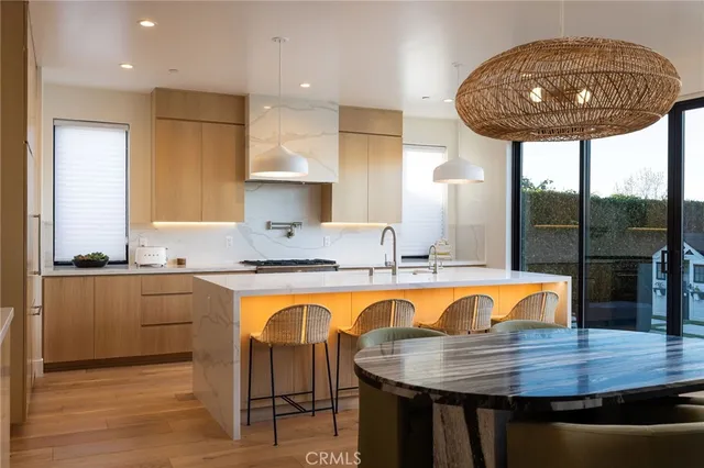 $5,500,000 | 2012 Port Chelsea Place, Newport Beach, CA 92660