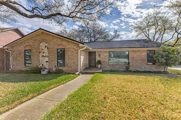 $650,000 | 9512 Fallbrook Drive, Dallas, TX 75243