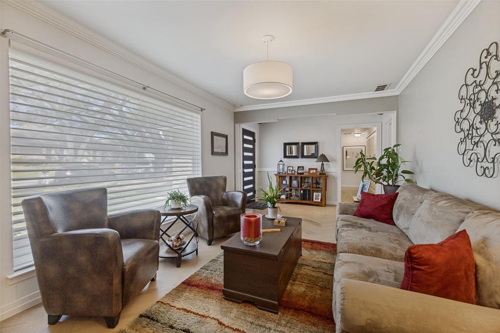 9512 Fallbrook Drive Dallas, TX 75243 - Photo 3 of 21