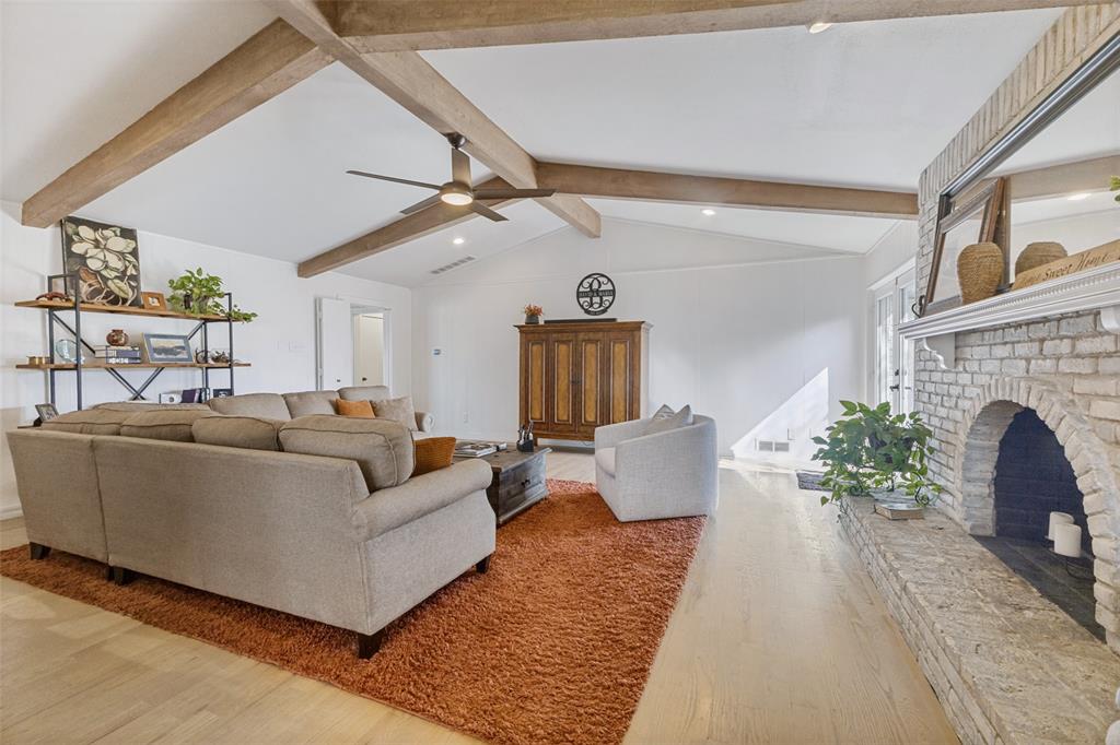 9512 Fallbrook Drive Dallas, TX 75243 - Photo 4 of 21