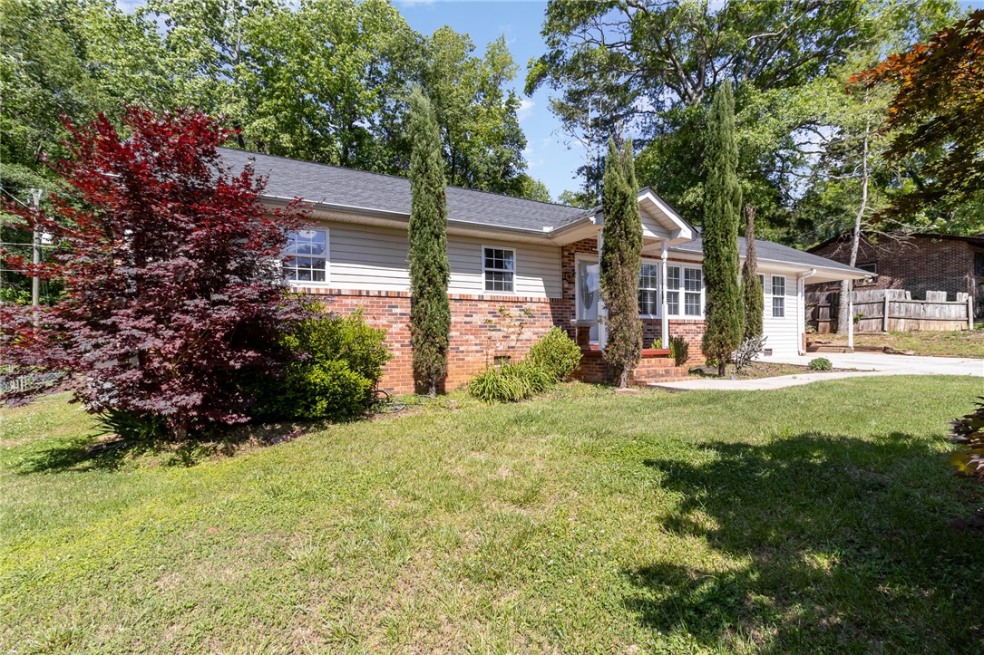 202 Forest Drive Liberty, SC 29657 - Photo 2 of 30