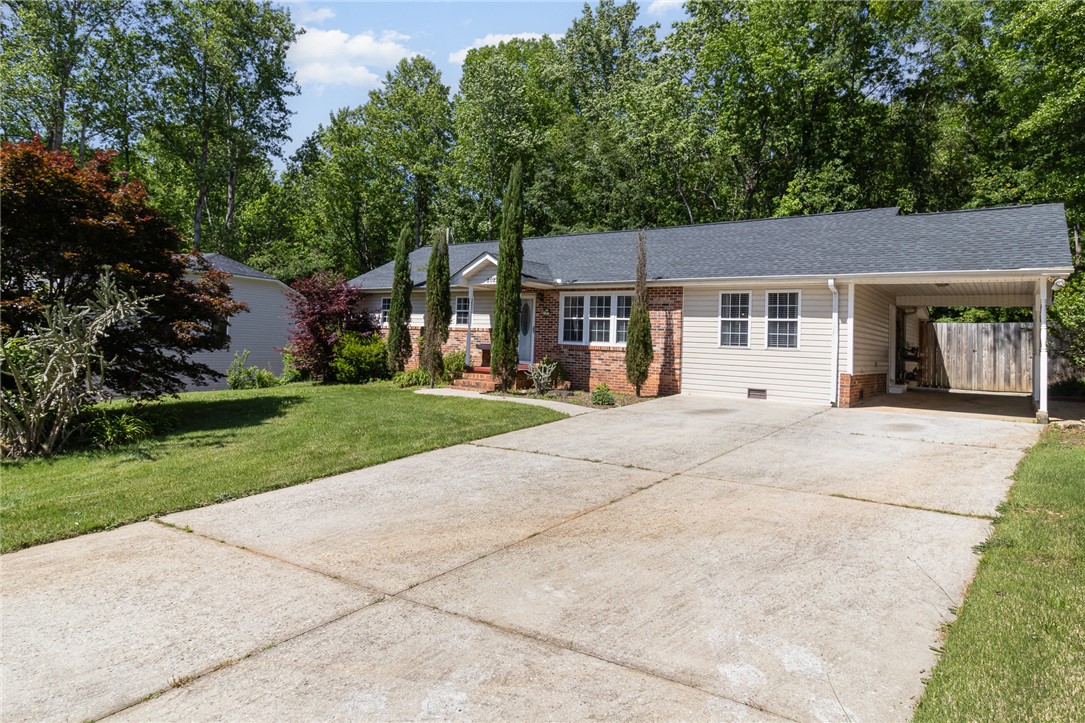 202 Forest Drive Liberty, SC 29657 - Photo 3 of 30