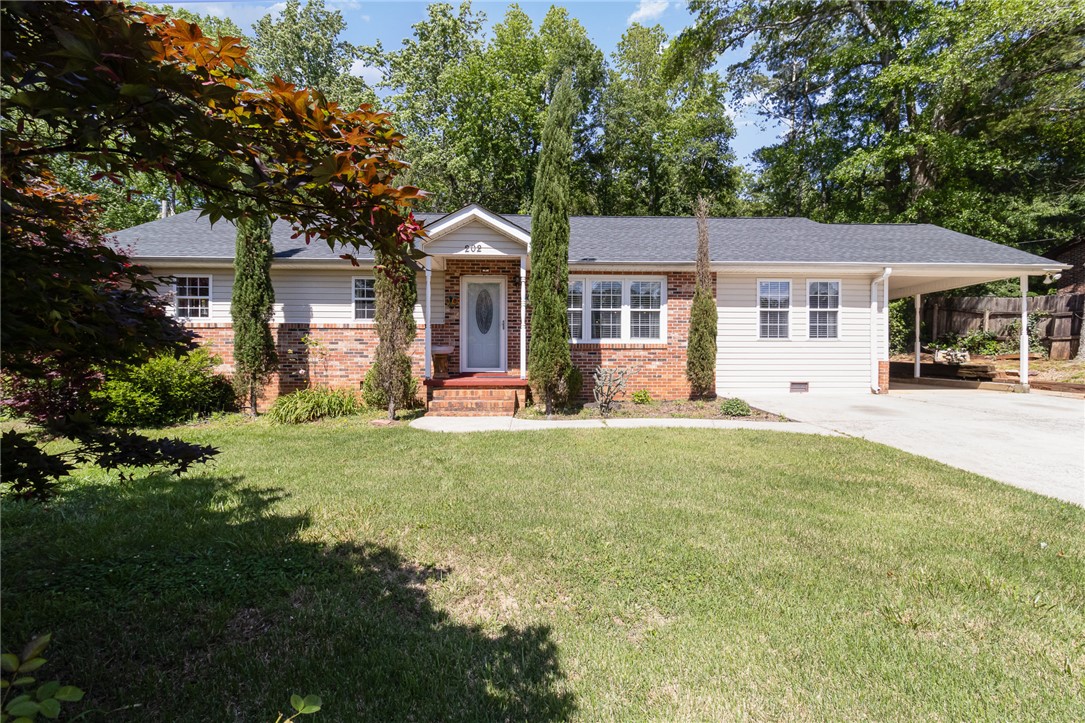 202 Forest Drive Liberty, SC 29657 - Photo 4 of 30