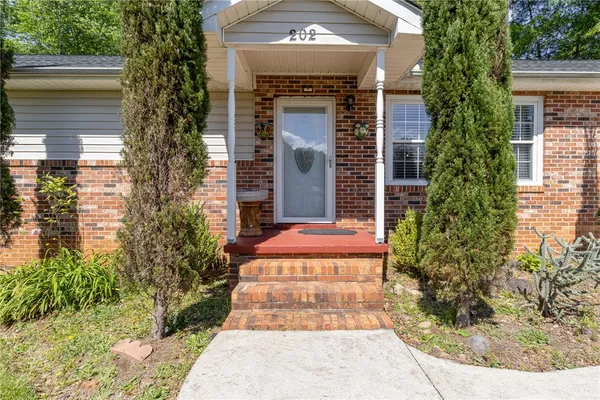 $280,000 | 202 Forest Drive, Liberty, SC 29657