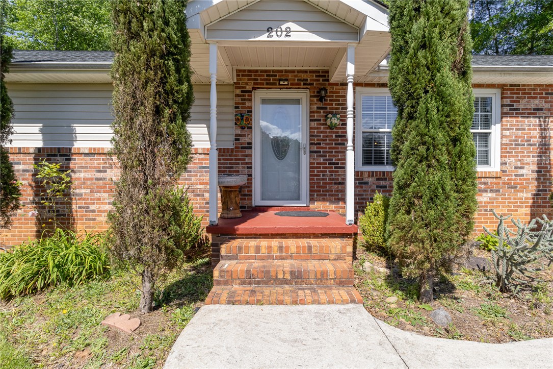 202 Forest Drive Liberty, SC 29657 - Photo 5 of 30