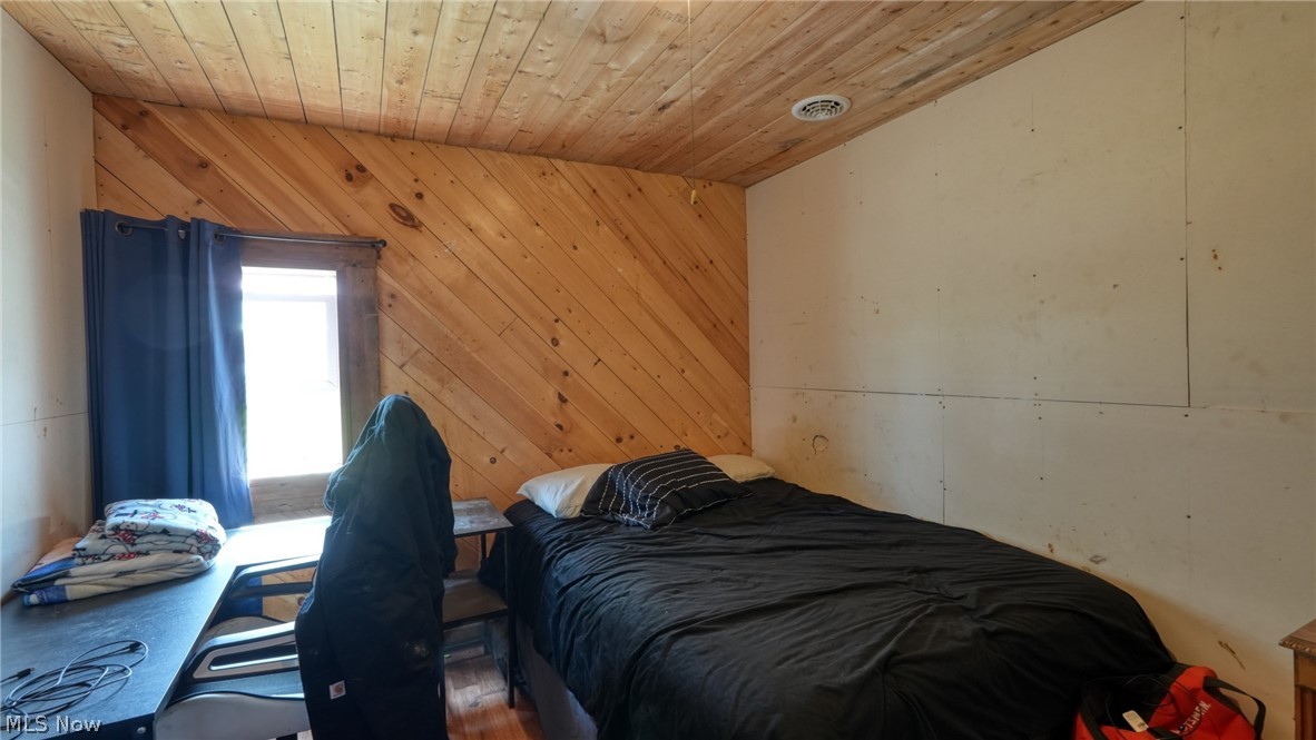 70535 Hopewell Road Cambridge, OH 43725 - Photo 24 of 50