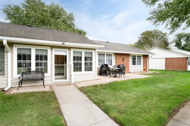 $375,000 | 222 Blackpool Court, Unit B, Ridge, NY 11961