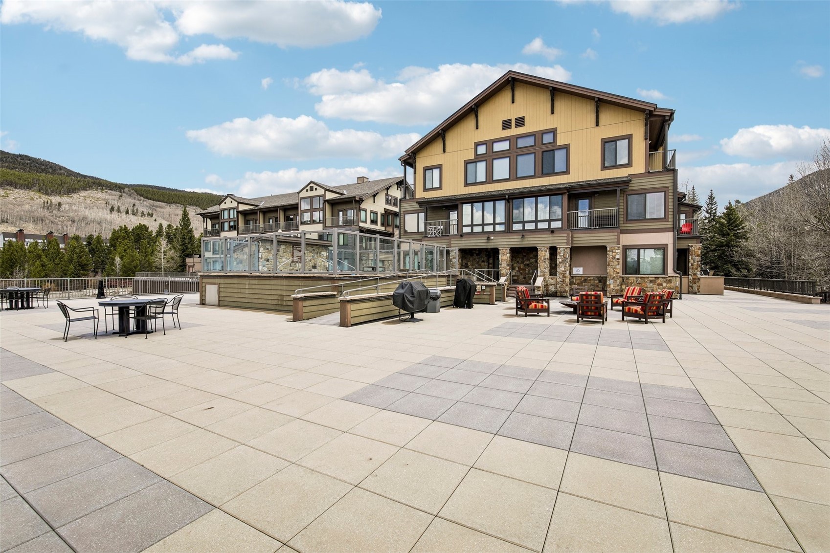 1211 West Keystone Road, Unit 2747 Keystone, CO 80435 - Photo 18 of 31 a view of building with cars