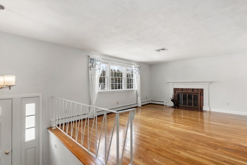 32 Jodie Road Framingham, MA 01702 - Photo 3 of 32 Gallery Image 3