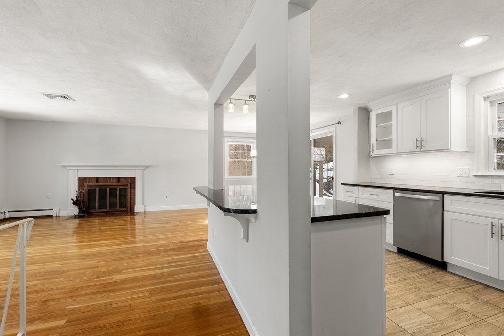 32 Jodie Road Framingham, MA 01702 - Photo 5 of 32 Gallery Image 5