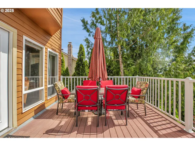 $1,050,000 | 15703 Southwest Barrington Terrace, Tigard, OR 97224