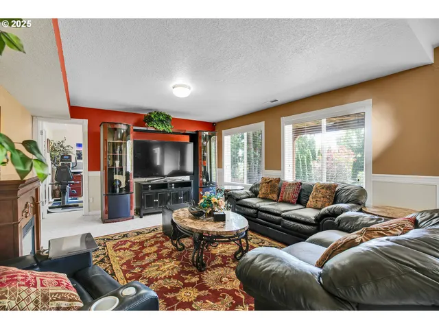 $1,050,000 | 15703 Southwest Barrington Terrace, Tigard, OR 97224