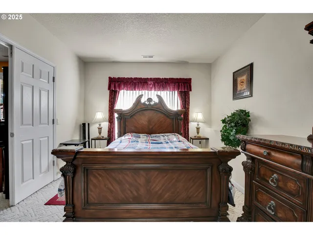 $1,050,000 | 15703 Southwest Barrington Terrace, Tigard, OR 97224