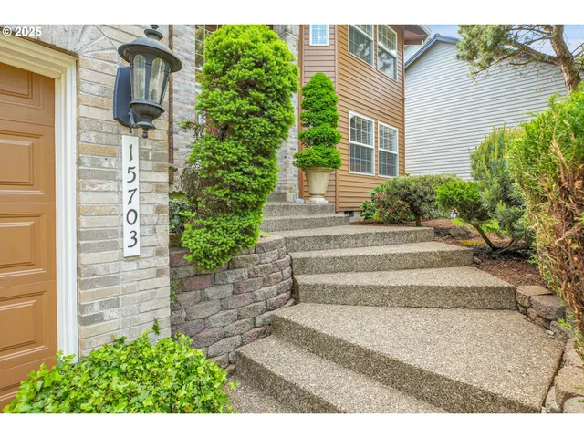 $1,050,000 | 15703 Southwest Barrington Terrace, Tigard, OR 97224