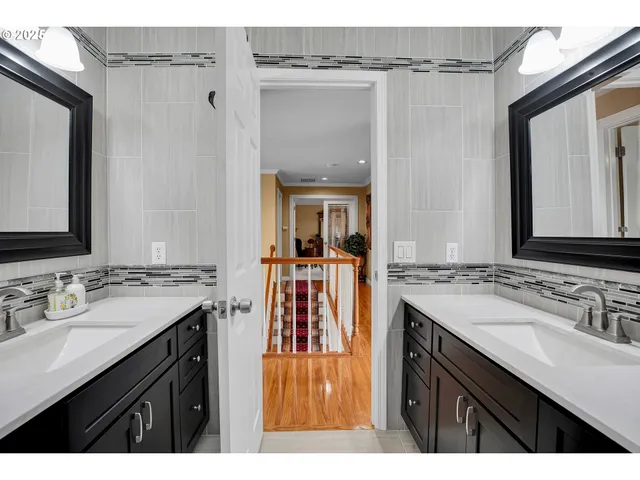 $1,050,000 | 15703 Southwest Barrington Terrace, Tigard, OR 97224