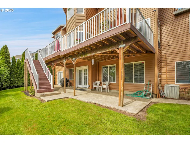 $1,050,000 | 15703 Southwest Barrington Terrace, Tigard, OR 97224
