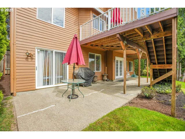 $1,050,000 | 15703 Southwest Barrington Terrace, Tigard, OR 97224