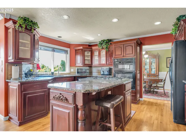 $1,050,000 | 15703 Southwest Barrington Terrace, Tigard, OR 97224