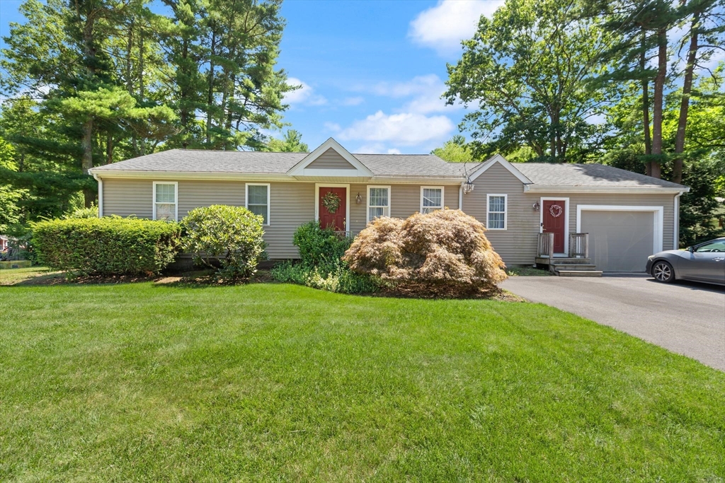 320 Balcom Street Mansfield, MA 02048 - Photo 1 of 31 Gallery Image 1