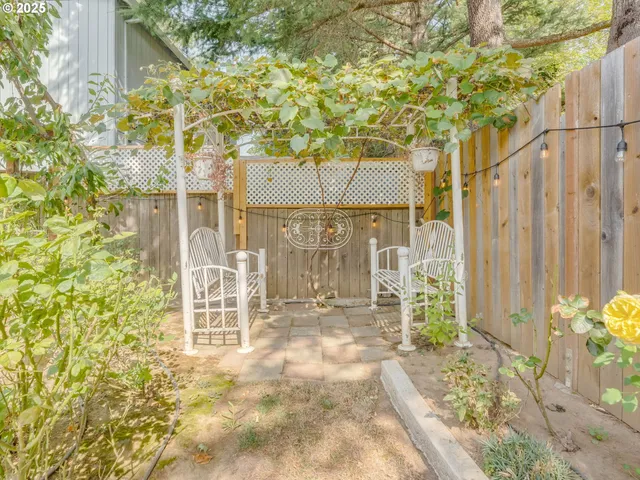 $490,000 | 3200 Southeast Hampton Loop, Troutdale, OR 97060