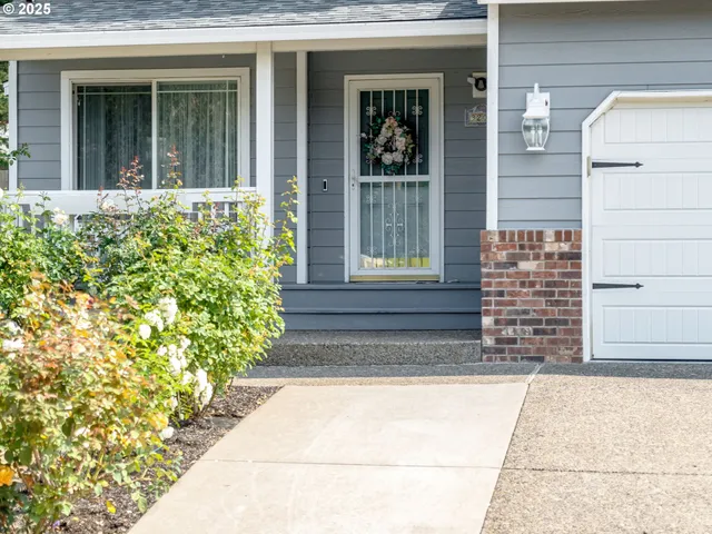 $490,000 | 3200 Southeast Hampton Loop, Troutdale, OR 97060