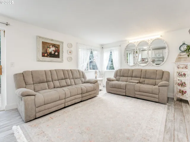 $490,000 | 3200 Southeast Hampton Loop, Troutdale, OR 97060