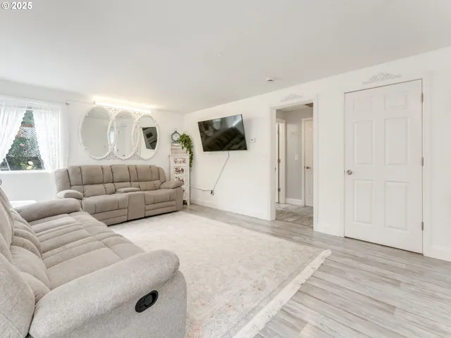 $490,000 | 3200 Southeast Hampton Loop, Troutdale, OR 97060