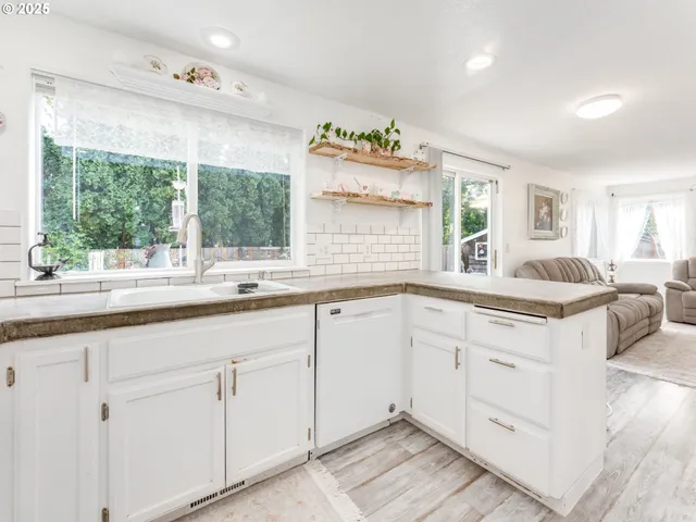 $490,000 | 3200 Southeast Hampton Loop, Troutdale, OR 97060