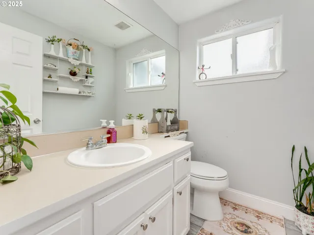 $490,000 | 3200 Southeast Hampton Loop, Troutdale, OR 97060