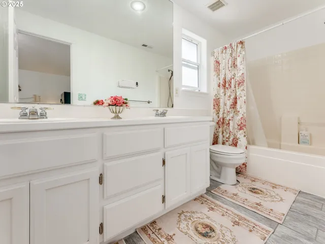 $490,000 | 3200 Southeast Hampton Loop, Troutdale, OR 97060