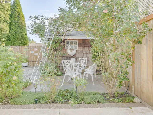 $490,000 | 3200 Southeast Hampton Loop, Troutdale, OR 97060