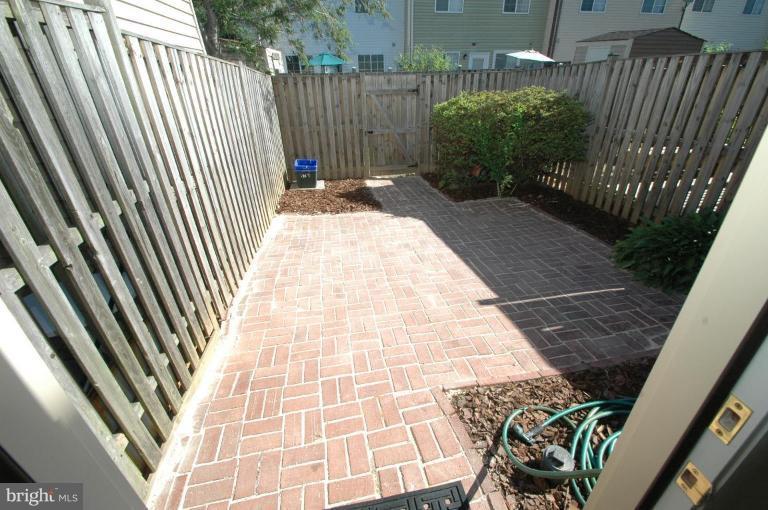 6314 Sunset Terrace Springfield, VA 22153 - Photo 11 of 14 Back yard
