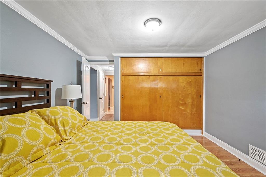 424 Pearce Road Pittsburgh, PA 15234 - Photo 12 of 25 Gallery Image 12