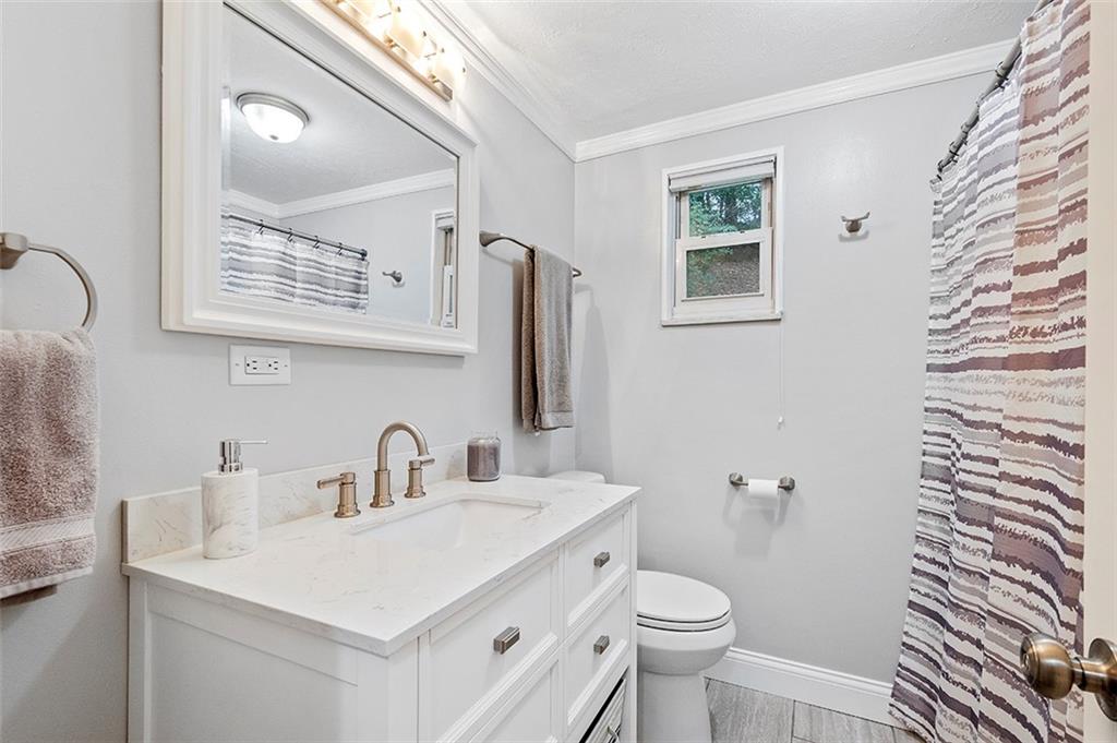 424 Pearce Road Pittsburgh, PA 15234 - Photo 13 of 25 Gallery Image 13