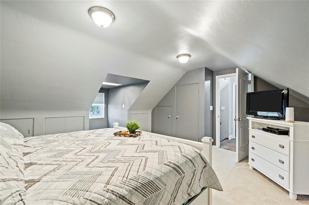 424 Pearce Road Pittsburgh, PA 15234 - Photo 15 of 25 Gallery Image 15