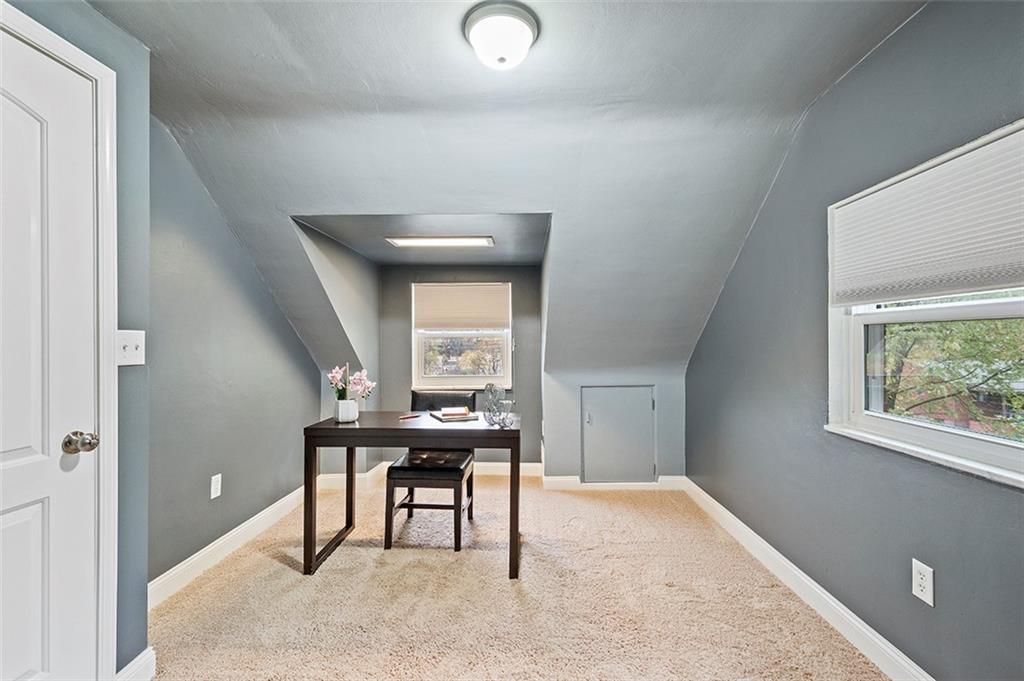 424 Pearce Road Pittsburgh, PA 15234 - Photo 16 of 25 Gallery Image 16