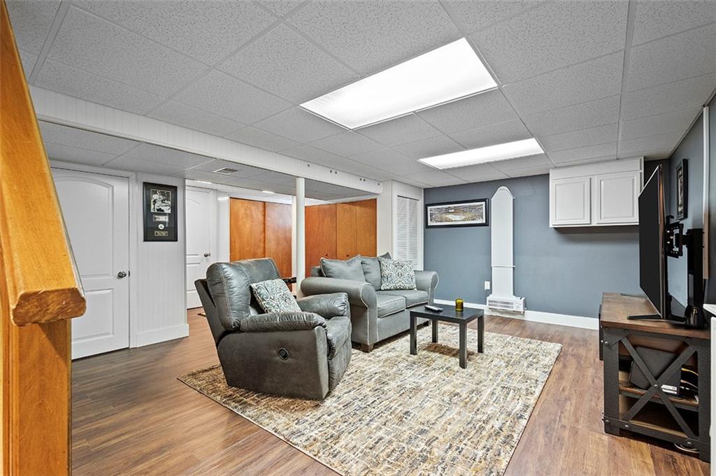 424 Pearce Road Pittsburgh, PA 15234 - Photo 20 of 25 Gallery Image 20