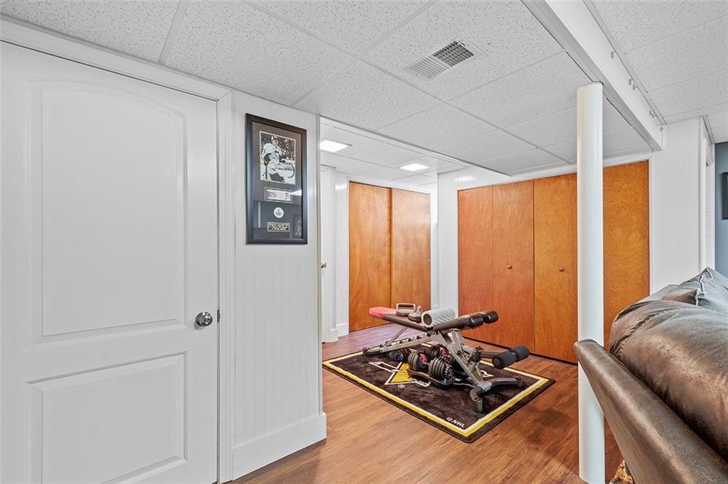 424 Pearce Road Pittsburgh, PA 15234 - Photo 21 of 25 Gallery Image 21