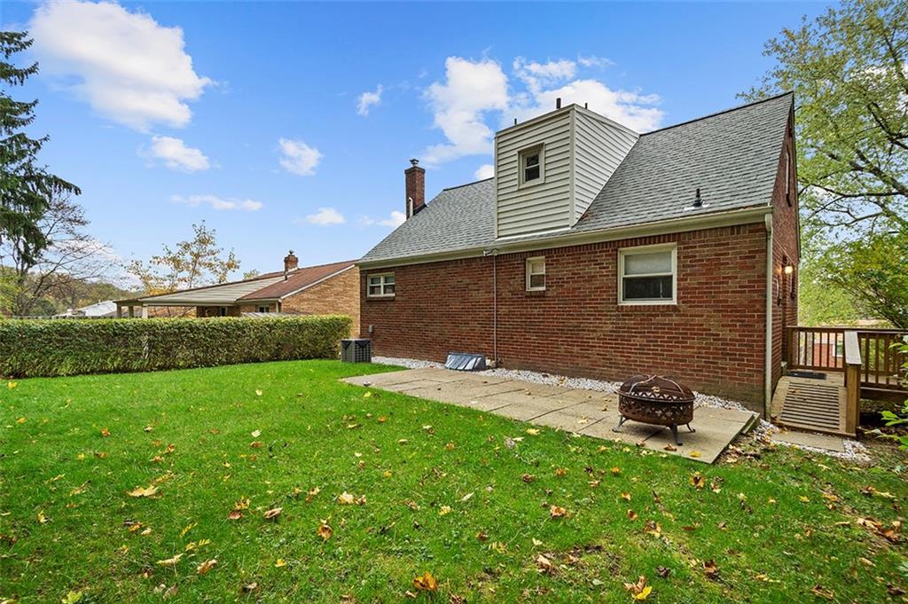 424 Pearce Road Pittsburgh, PA 15234 - Photo 22 of 25 Gallery Image 22
