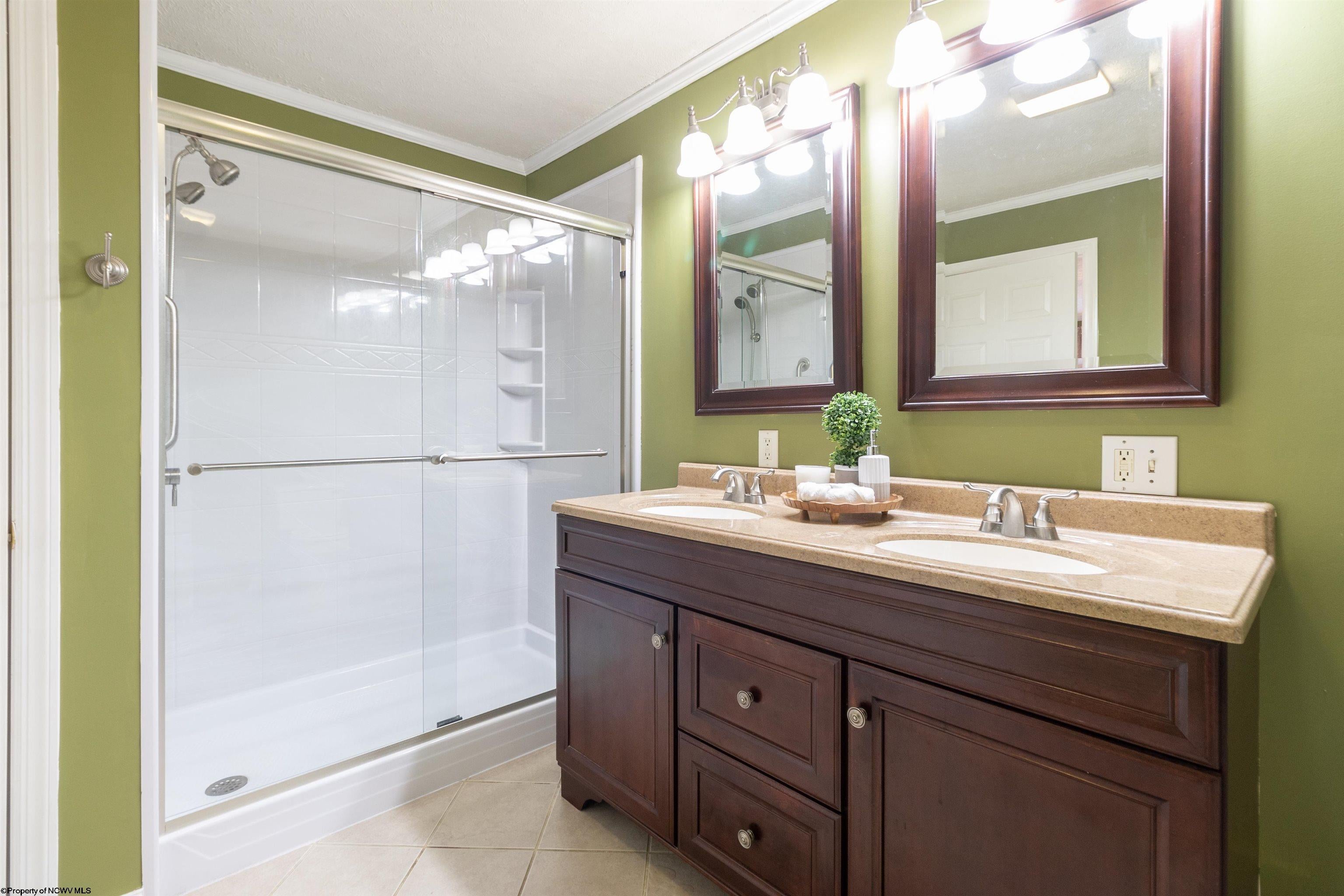 252 Sherwood Road Bridgeport, WV 26330 - Photo 18 of 44 Gallery Image 18
