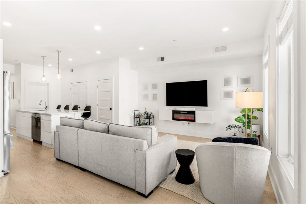 231 Maverick Street, Unit 3 Boston, MA 02128 - Photo 3 of 16