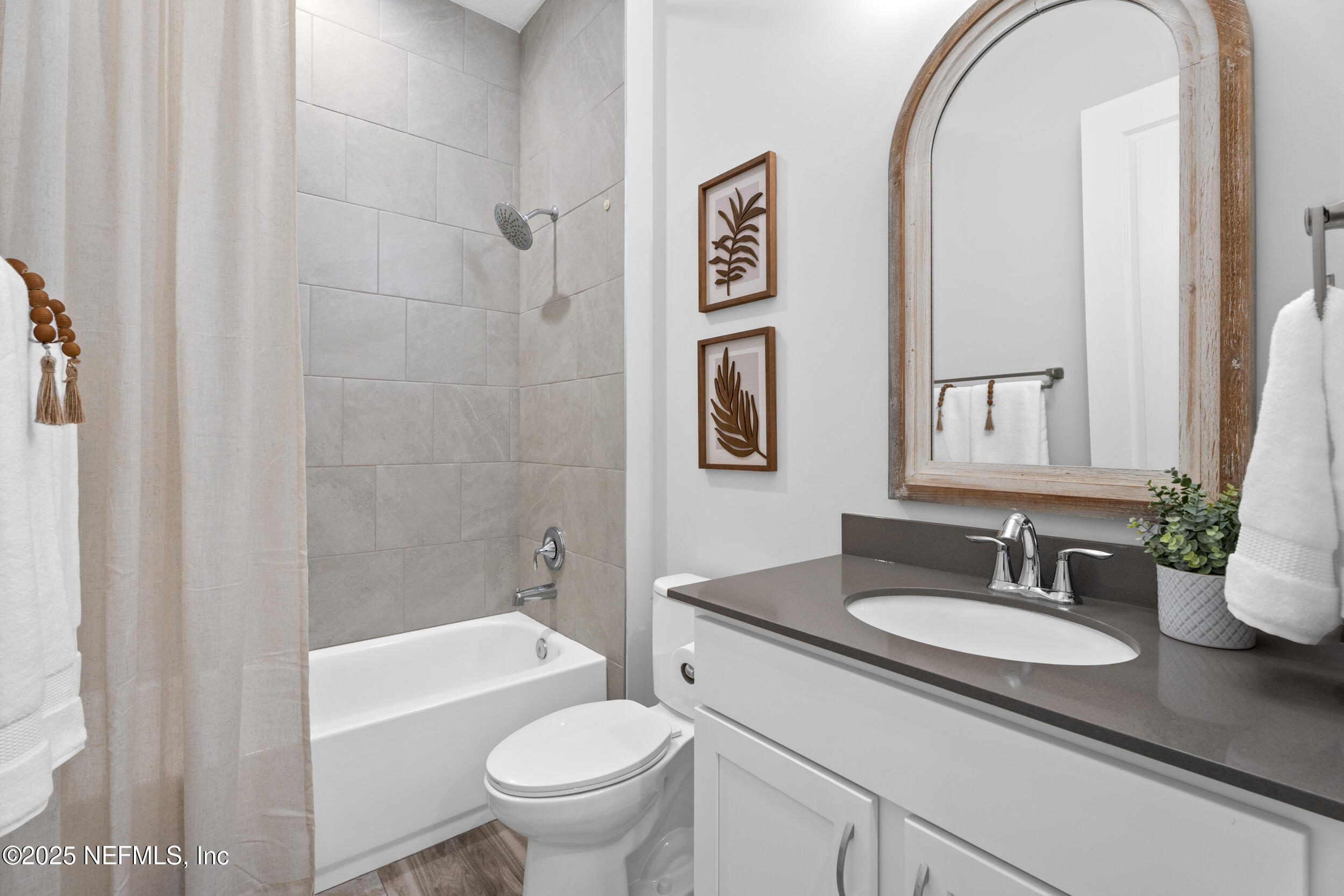 114 Silver Pine Drive St. Augustine, FL 32092 - Photo 29 of 69 Guest Bath 1