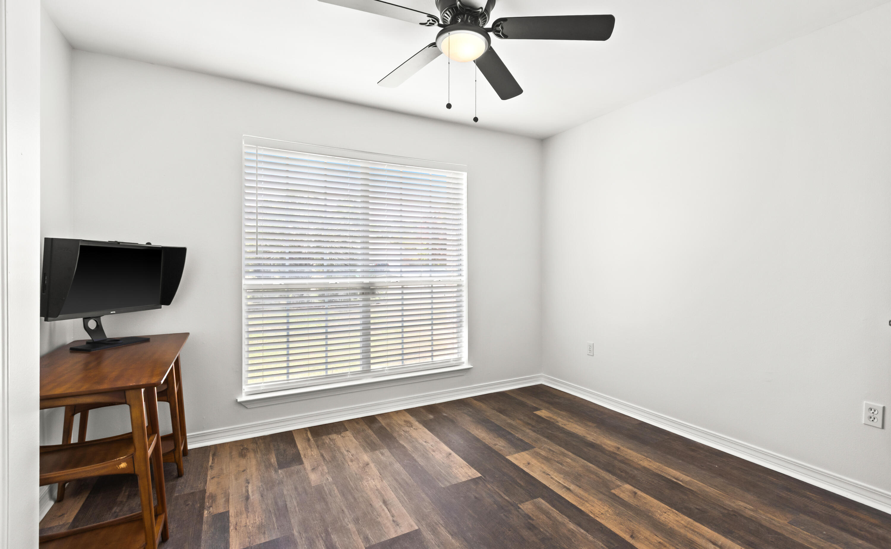 380 Sonora Road Destin, FL 32541 - Photo 41 of 62 a very nice looking room with a large window