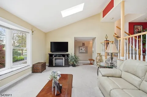 $729,000 | 4 Winfield Drive, Parsippany, NJ 07054