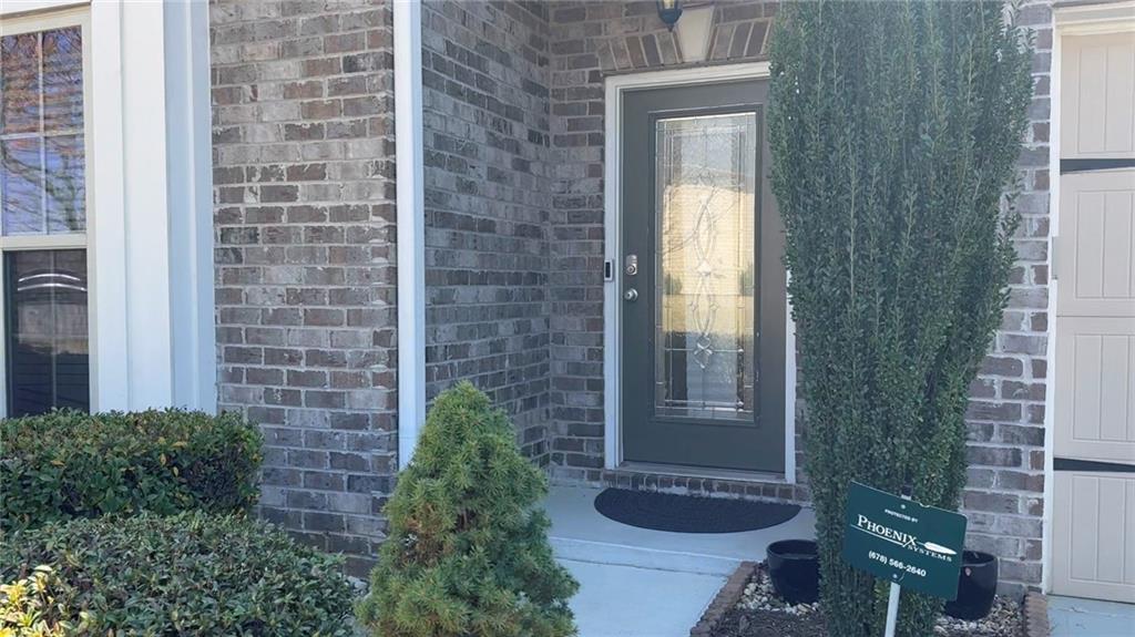 6940 Rocking Horse Lane Alpharetta, GA 30004 - Photo 2 of 32
