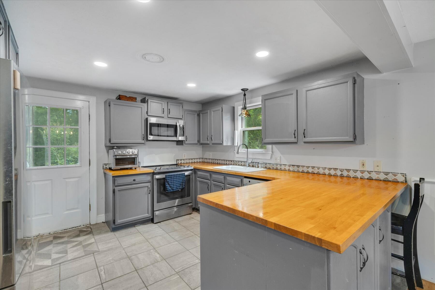 103 John Ewer Road Sandwich, MA 02563 - Photo 11 of 45 12-MG_7611-r