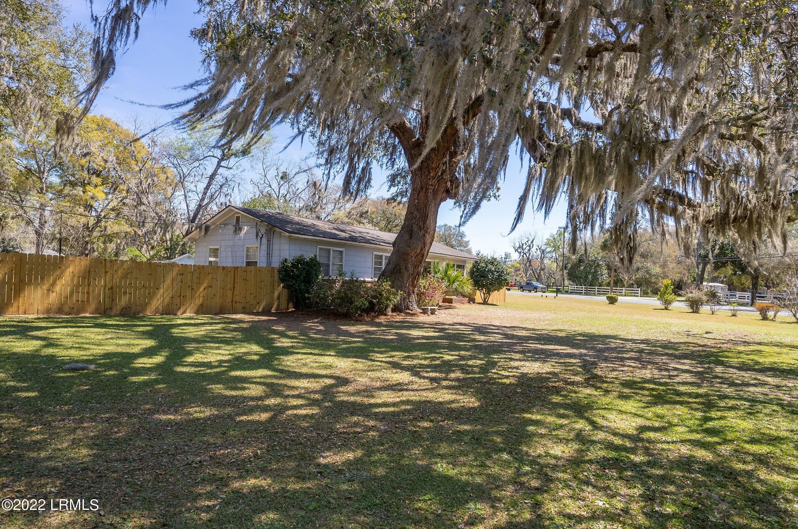 3005 Roseida Road Beaufort, SC 29906 - Photo 8 of 47 _DSC6717-1.jpg-SMALL