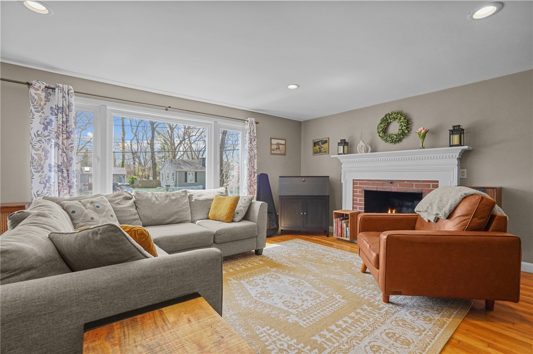 41 Darling Street Warwick, RI 02886 - Photo 13 of 44 Gallery Image 13