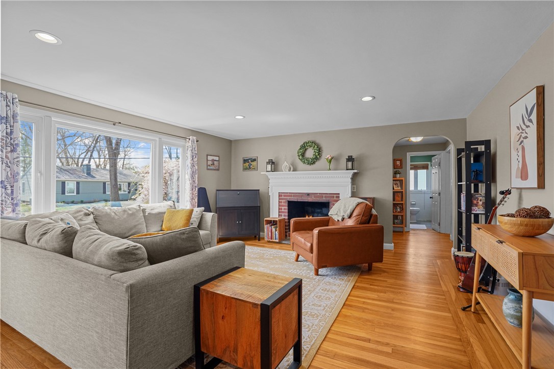 41 Darling Street Warwick, RI 02886 - Photo 10 of 44 Gallery Image 10